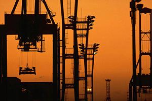 見た目も美しいステンレス加工は大阪で